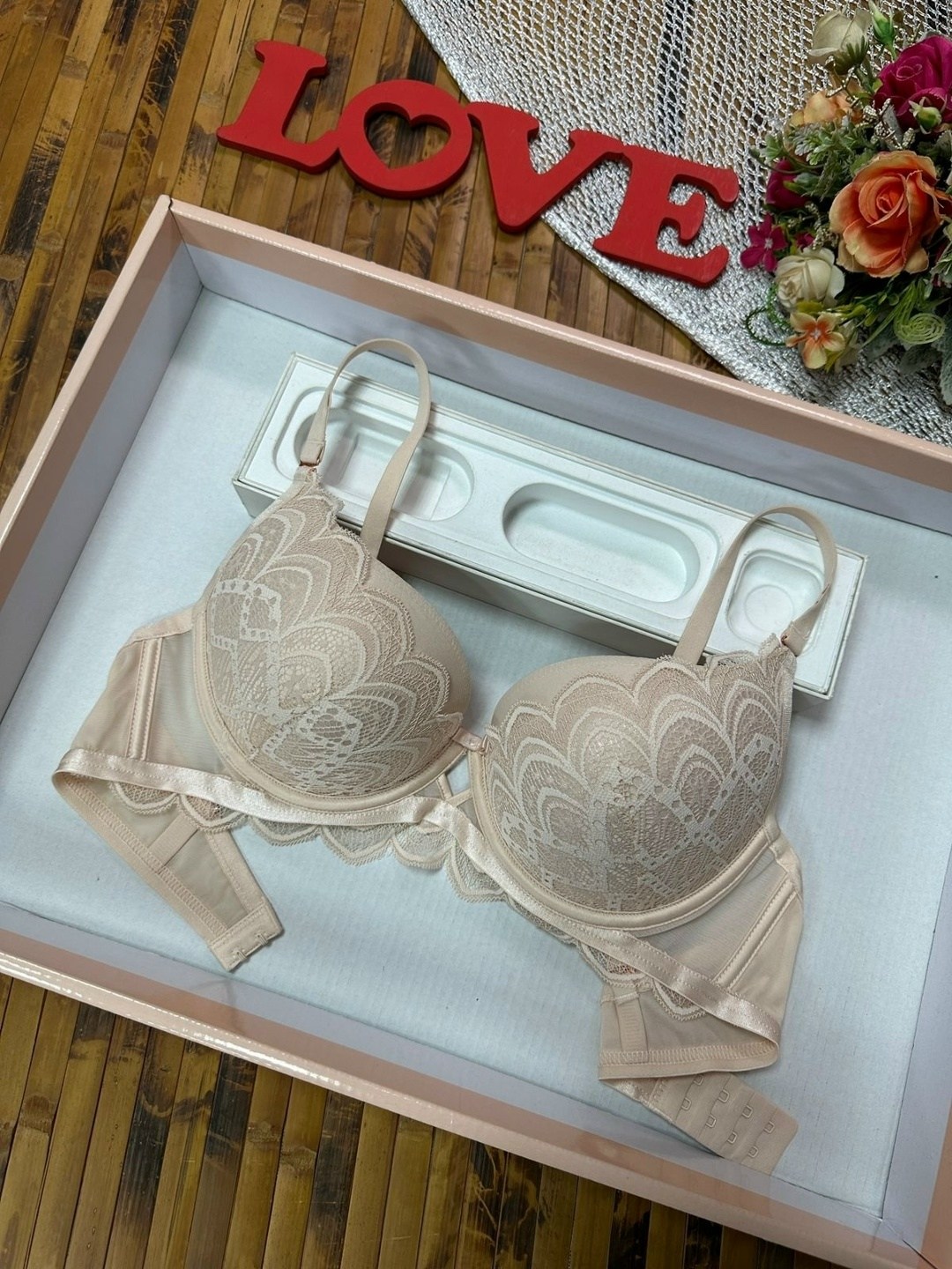 бюстгальтер,женская нижнее белье,бюстгальтер женское нижнее белье,нижнее белье бюстгальтер,женские бюстгальтеры