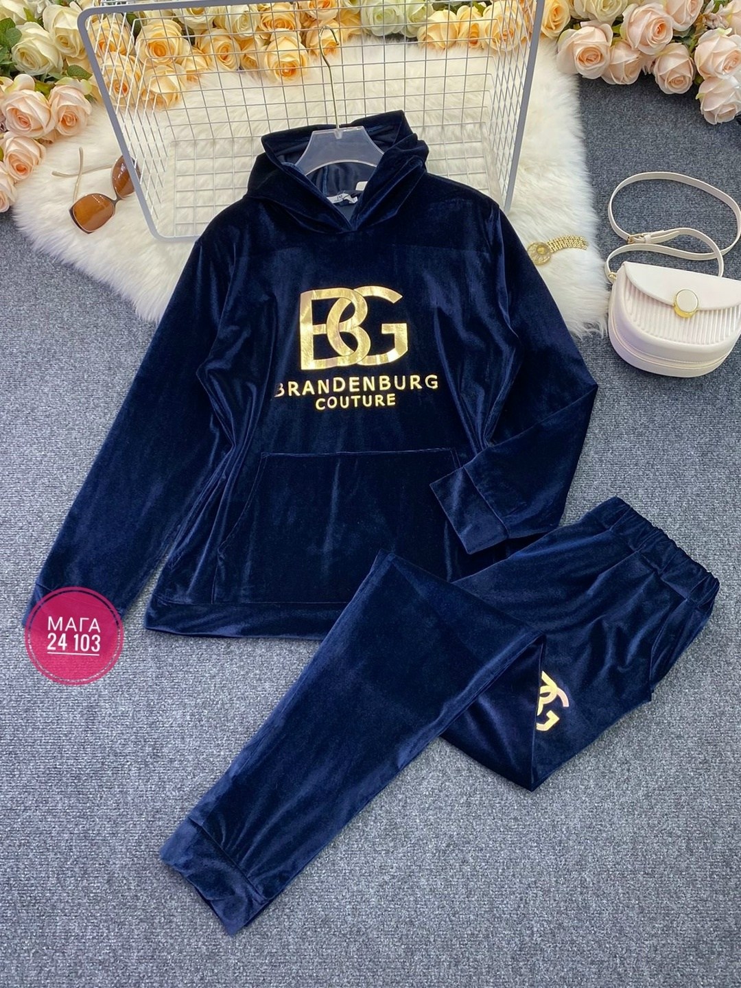cпортивный костюм велюровый,велюровые костюмы,костюм женский велюровый,костюмы спортивные женские,костюм двойка женская