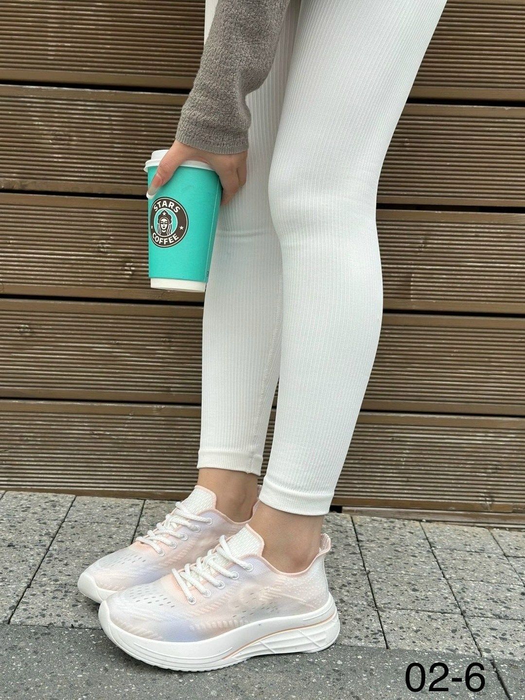 кроссовки женскиe,кроссовки,кроссовки для женщин,кроссовки модные,спортивная