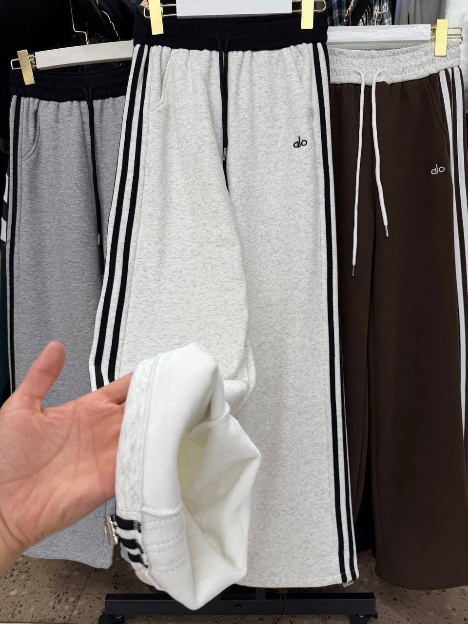 брюки оверсайз,спортивные широкие брюки,спортивные брюки,брюки свободные спортивные,штаны адидас широкие