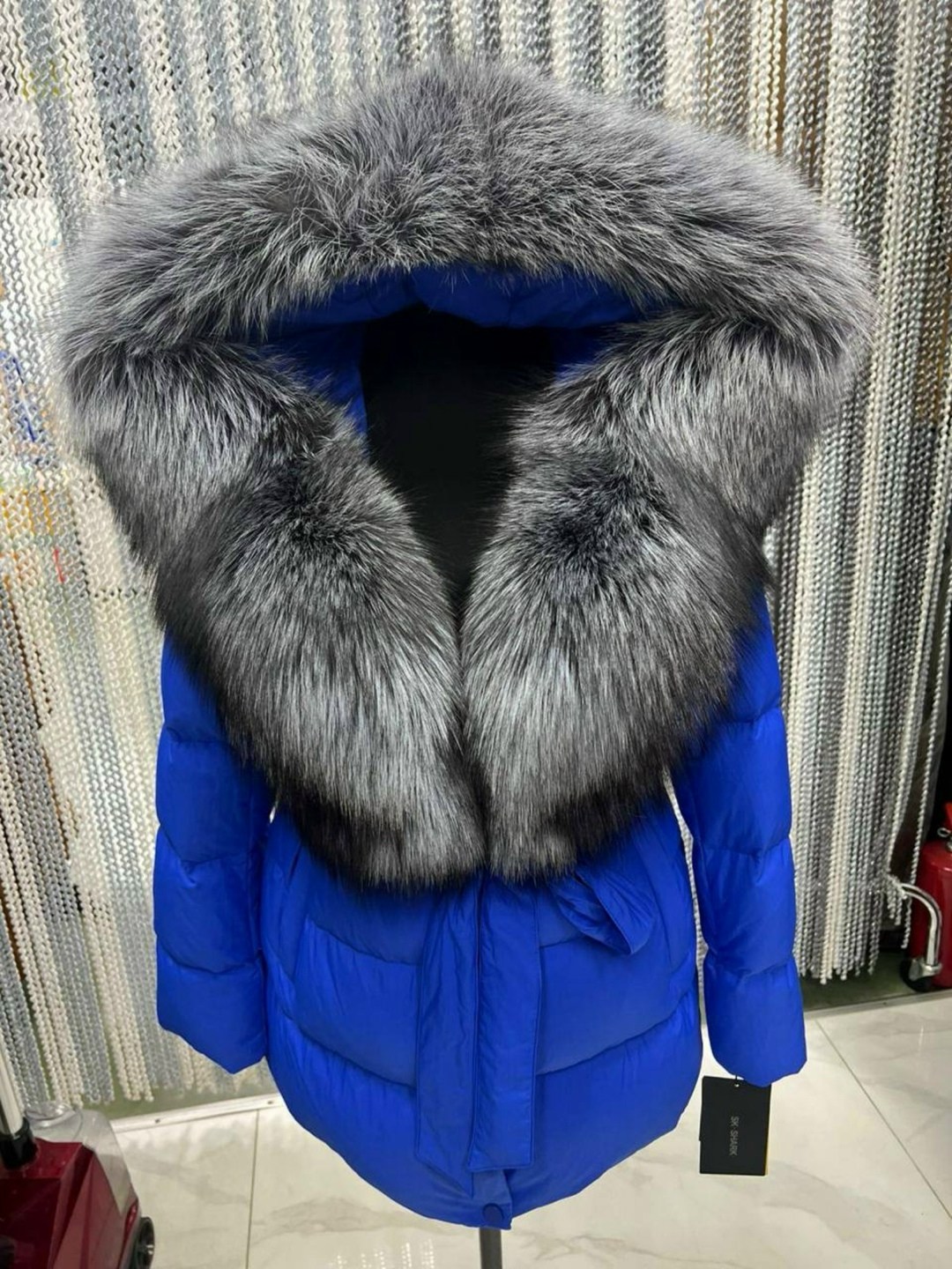 пуховики с натуральным мехом,пуховики с мехом,женские пуховики,зимние куртки,пуховик