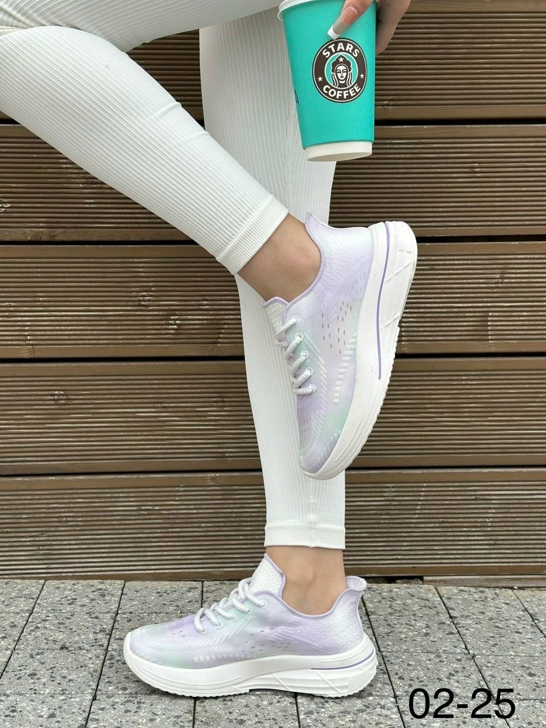 кроссовки женскиe,кроссовки,кроссовки для женщин,кроссовки модные,спортивная