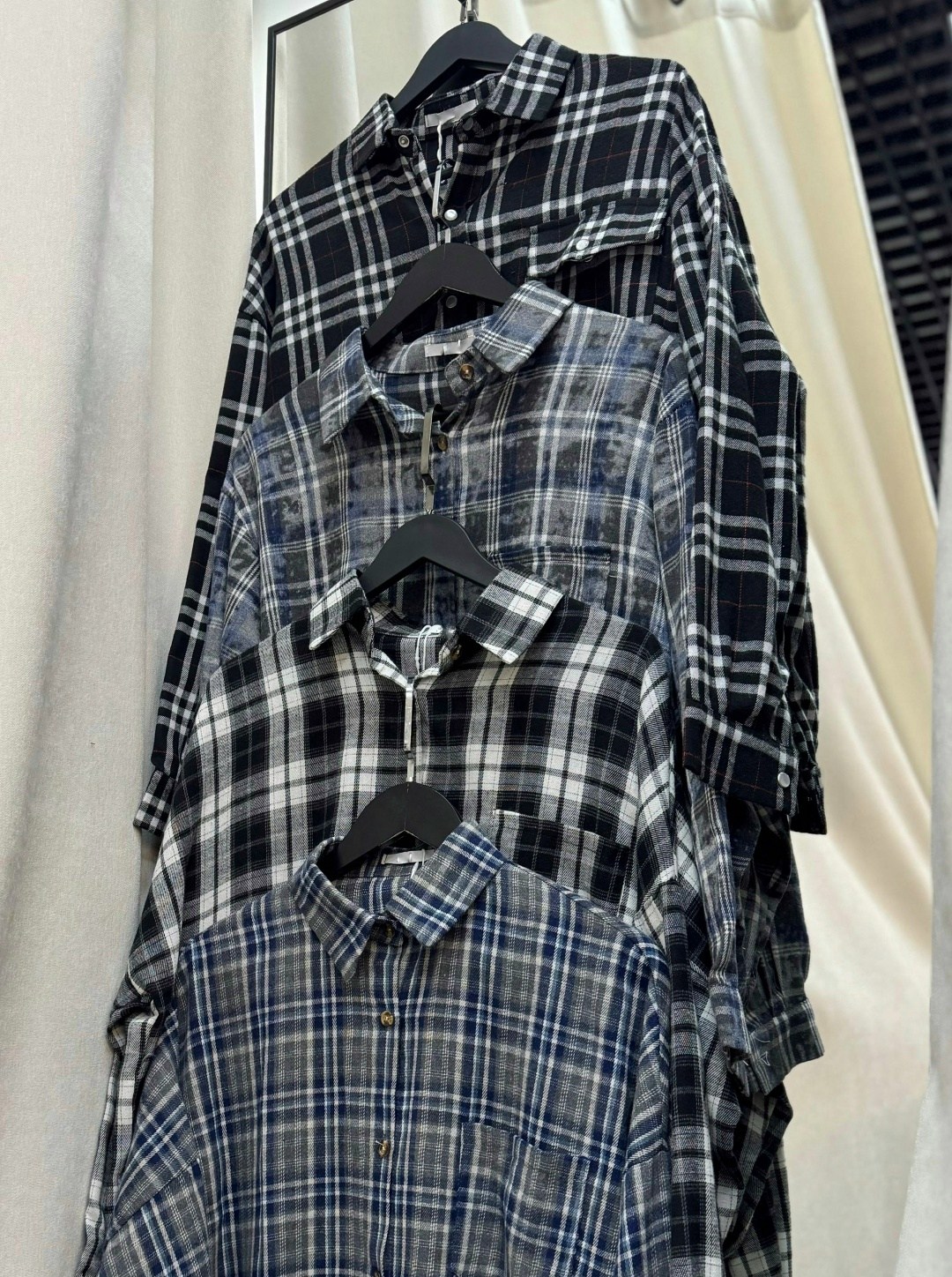 рубашка в клетку женская,женская рубашка в клетку оверсайз,рубашка клетка,рубашка в клетку свободного кроя,рубашка в клетку оверсайз удлиненная