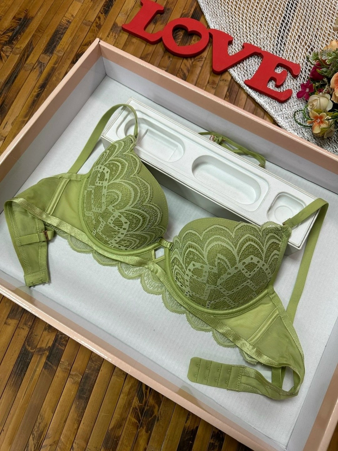 бюстгальтер,женская нижнее белье,бюстгальтер женское нижнее белье,нижнее белье бюстгальтер,женские бюстгальтеры