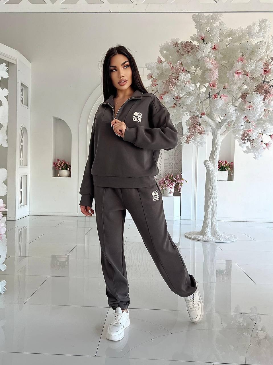 спортивные костюм,костюмы спортивные женские,трикотажные костюмы,стильные костюмы,костюмы комплекты