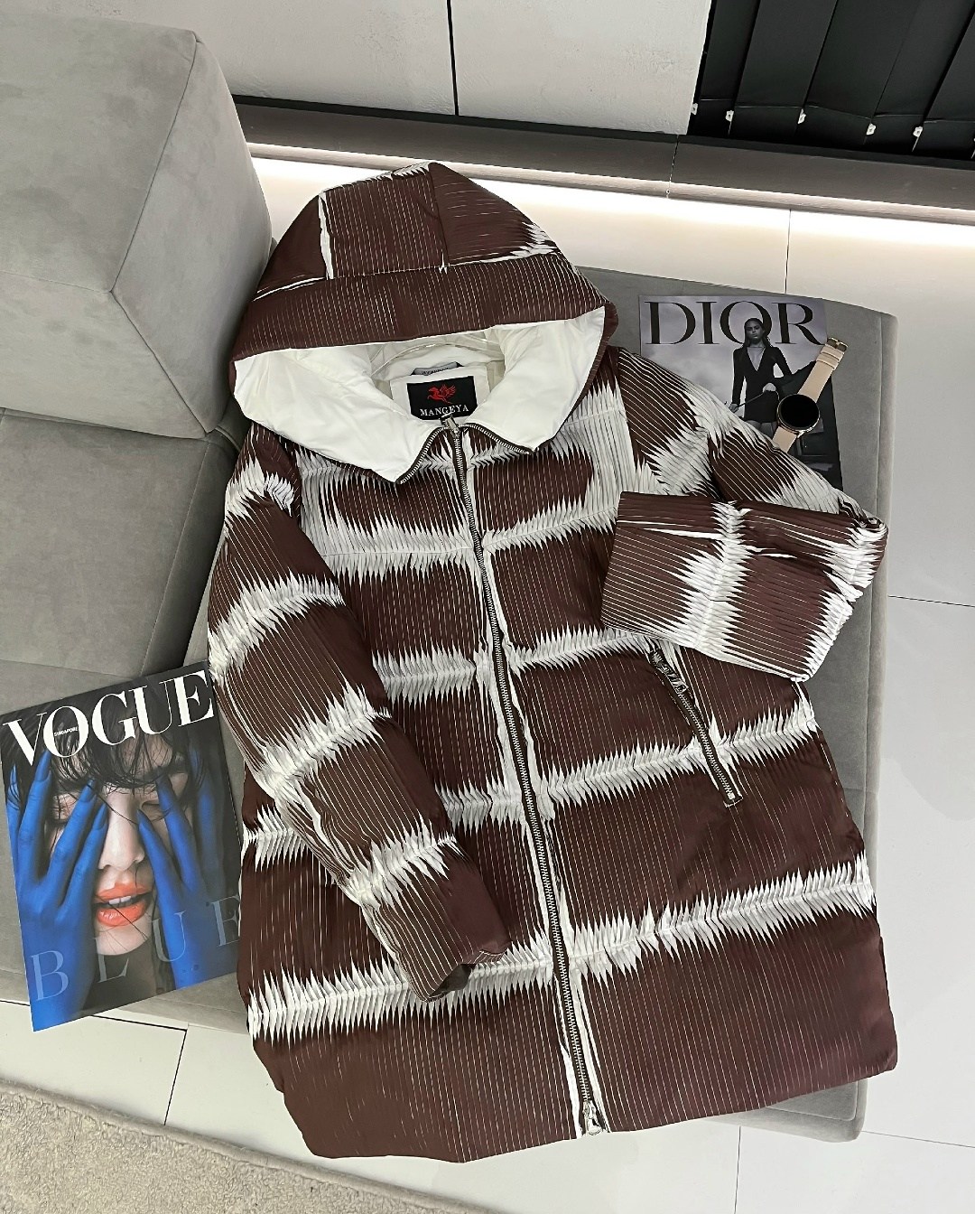 пуховик fendi,двусторонний пуховик,куртка fendi женская реплика,куртка фенди женская,зимние куртки