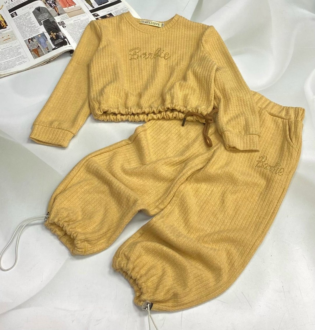 стильный детский костюм,костюм бежевый,одежда комплект,костюмчик,костюм молочный