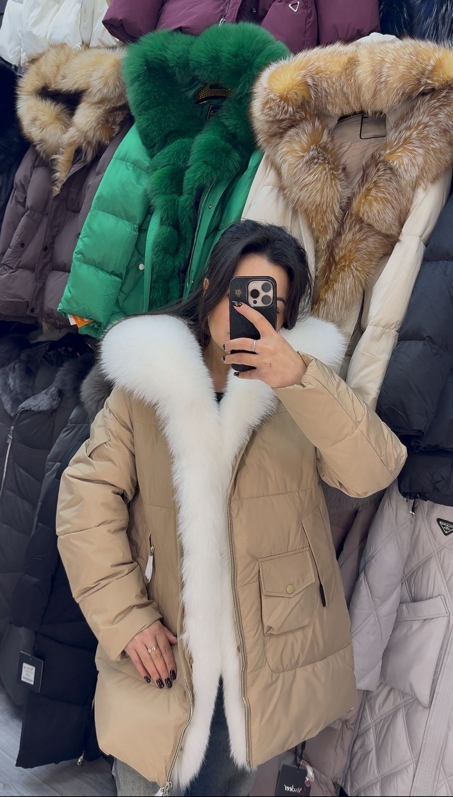 пуховики с натуральным мехом,пуховики с мехом,стильные пуховики,модные пуховики,зимние куртки