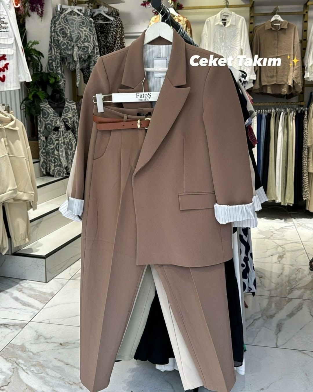 модные брючные костюмы,брючные костюмы женские,женские костюмы,костюм с брюками женский,модные женские костюмы