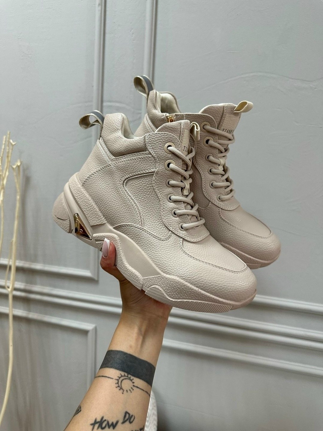 ,бежевые ботинки, зимняя, женская зимняя,кроссовки бежевые