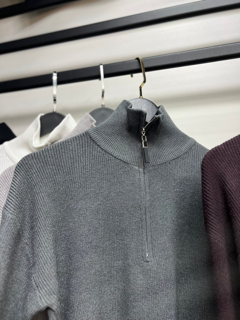 свитер оверсайз вязаный с горлом на молнии,свитер укороченный оверсайз с горлом на молнии,свитер оверсайз с горлом на молнии,свитер вязаный оверсайз теплый с горлом и молнией,свитер с замком