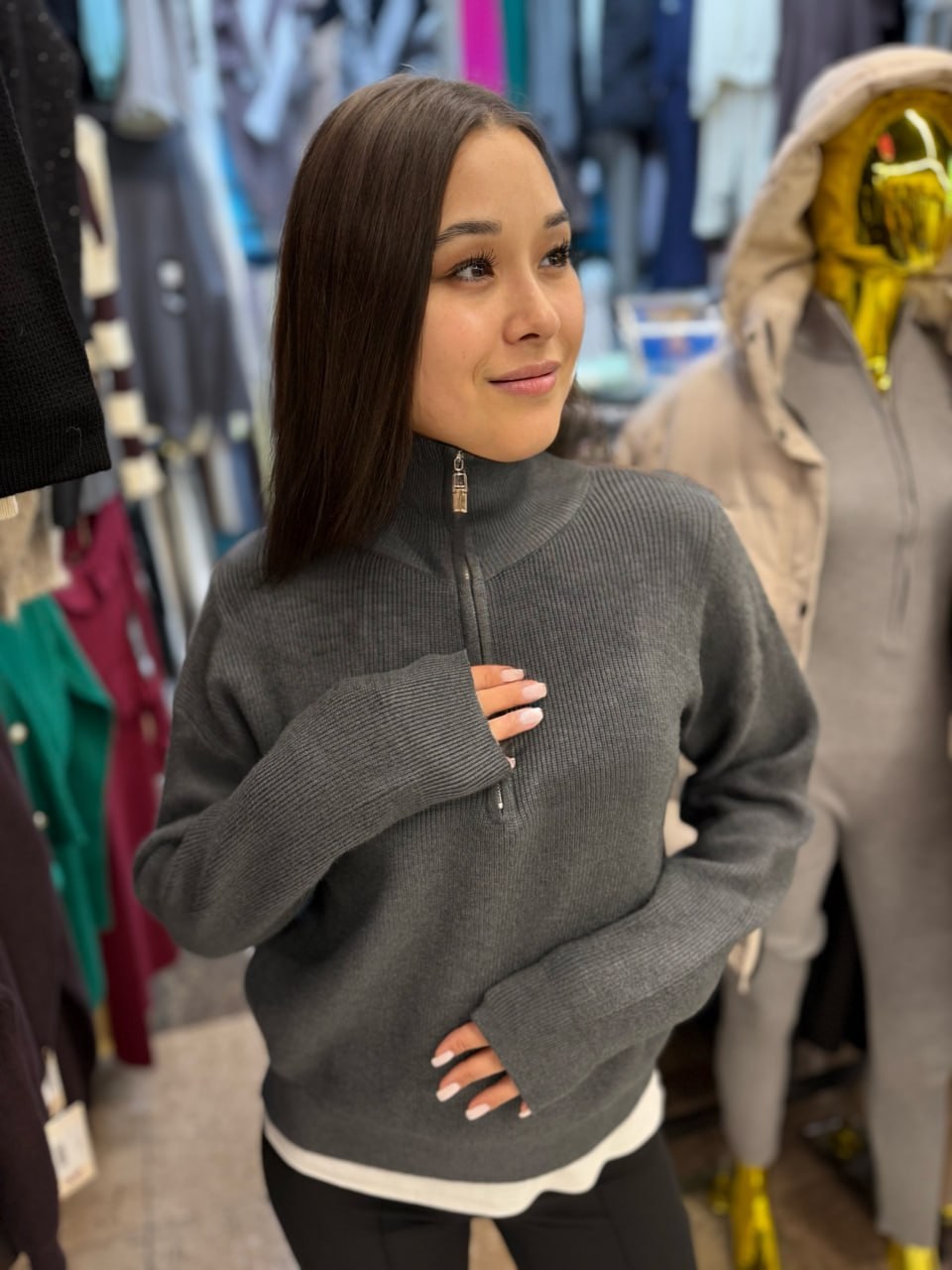 свитер оверсайз вязаный с горлом на молнии,свитер укороченный оверсайз с горлом на молнии,свитер оверсайз с горлом на молнии,свитер вязаный оверсайз теплый с горлом и молнией,свитер с замком