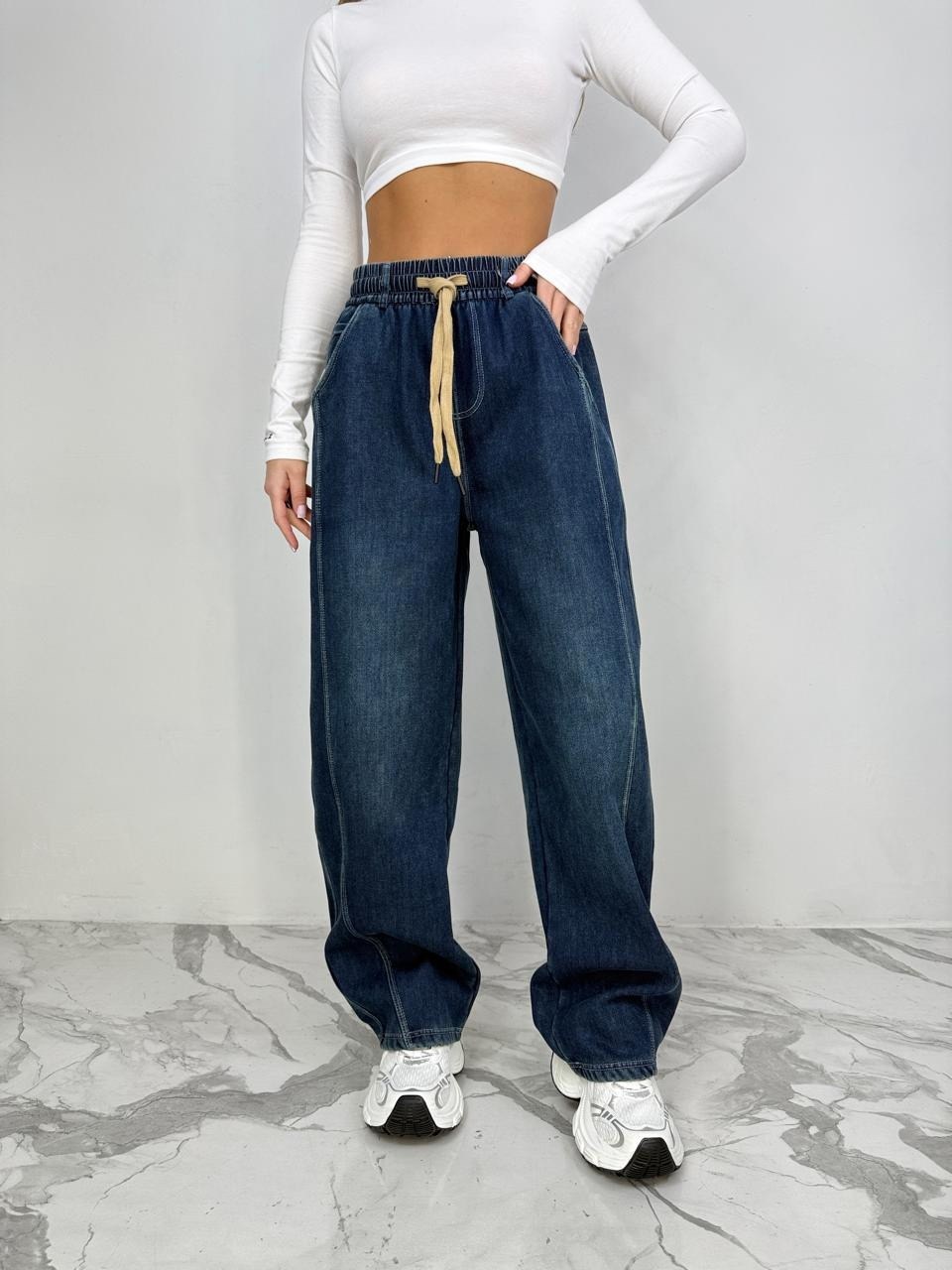 джинсы широкие,женские джинсы,женские широкие джинсы,джинсовые брюки,джинсы с широкими штанинами