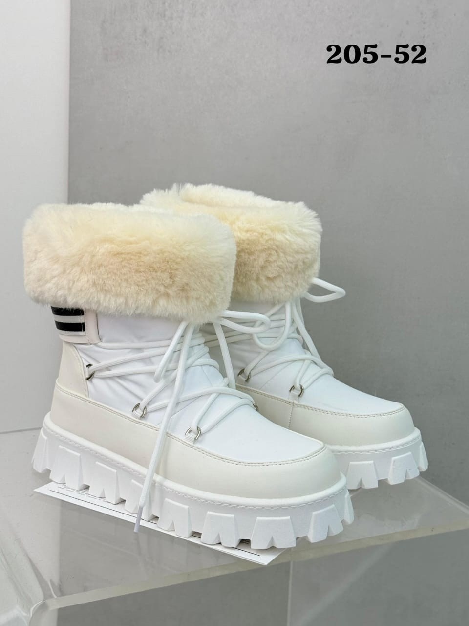зимняя женская ,зимние женские дутики,,дутики женские,женские зимние ботинки