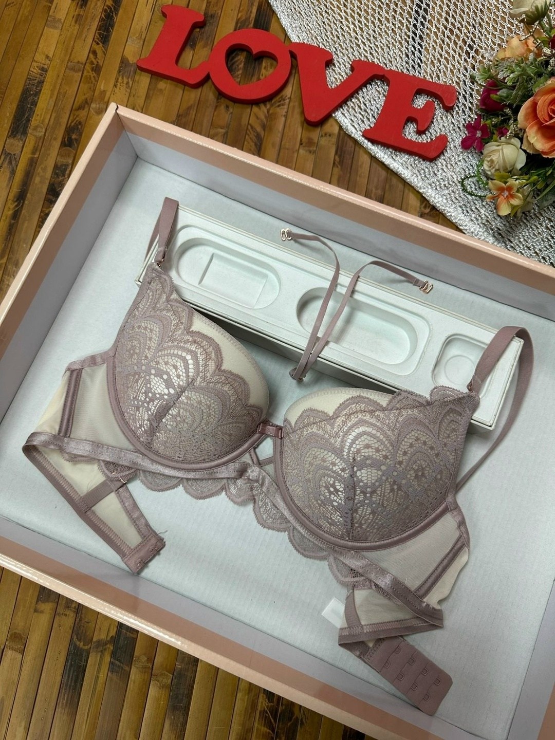 бюстгальтер,женская нижнее белье,бюстгальтер женское нижнее белье,нижнее белье бюстгальтер,женские бюстгальтеры