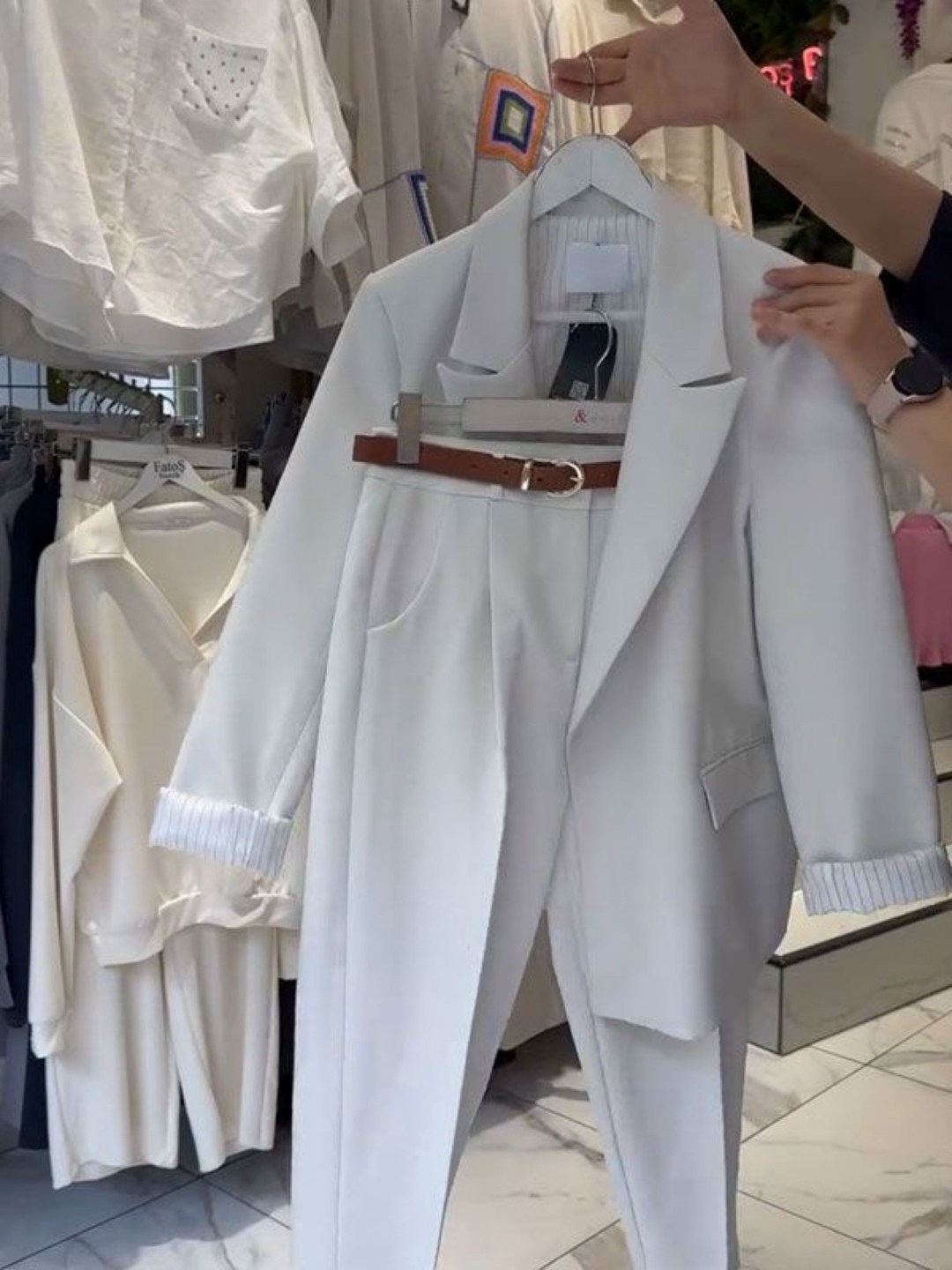 модные брючные костюмы,брючные костюмы женские,женские костюмы,костюм с брюками женский,модные женские костюмы