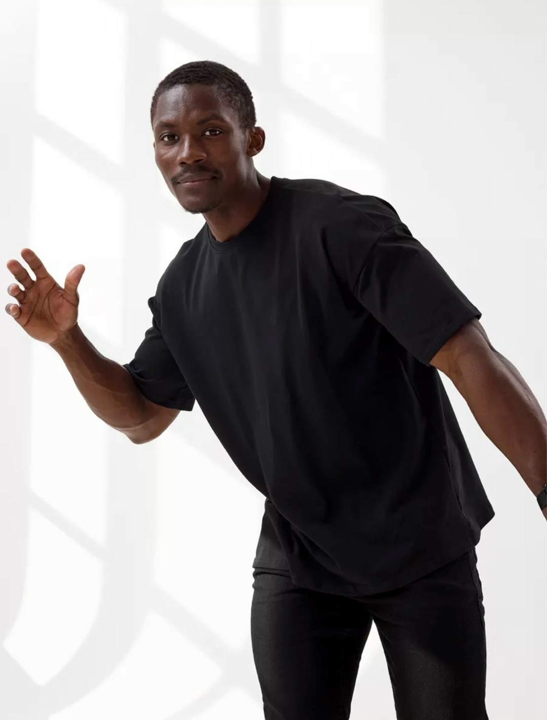 черная мужская футболка,мужская футболка,черная базовая футболка,футболки для мужчин,оверсайз футболка