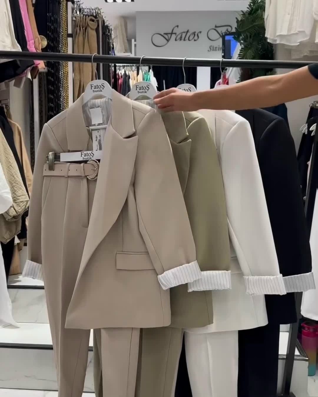 модные брючные костюмы,брючные костюмы женские,женские костюмы,костюм с брюками женский,модные женские костюмы