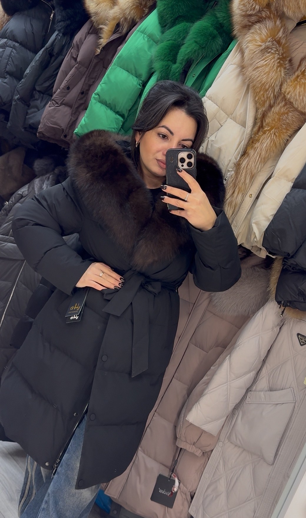 пуховики с мехом,пуховики с натуральным мехом,пуховик женский с натуральным мехом,пуховик зимний,зимние куртки