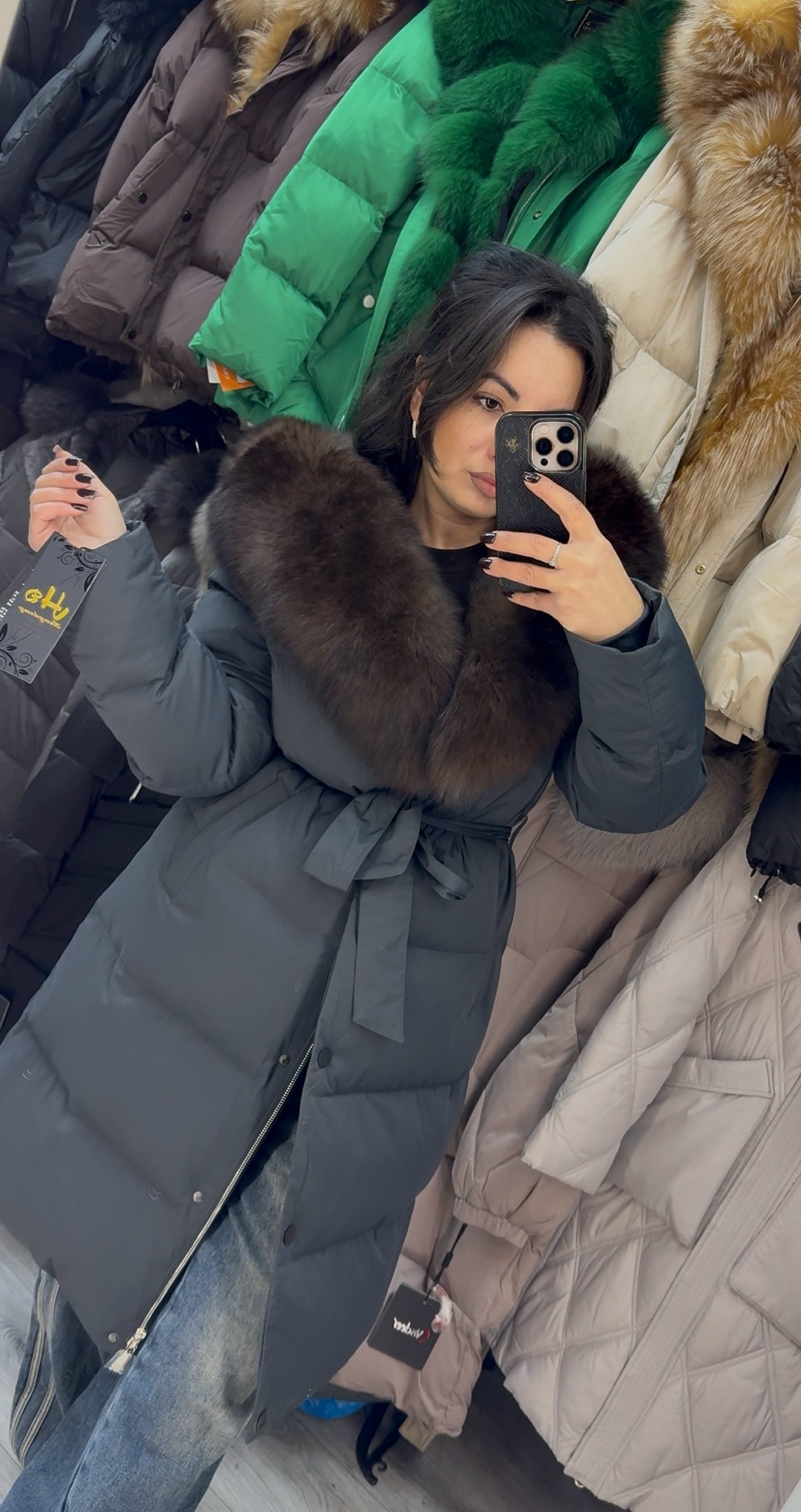 пуховики с мехом,пуховики с натуральным мехом,пуховик женский с натуральным мехом,пуховик зимний,зимние куртки