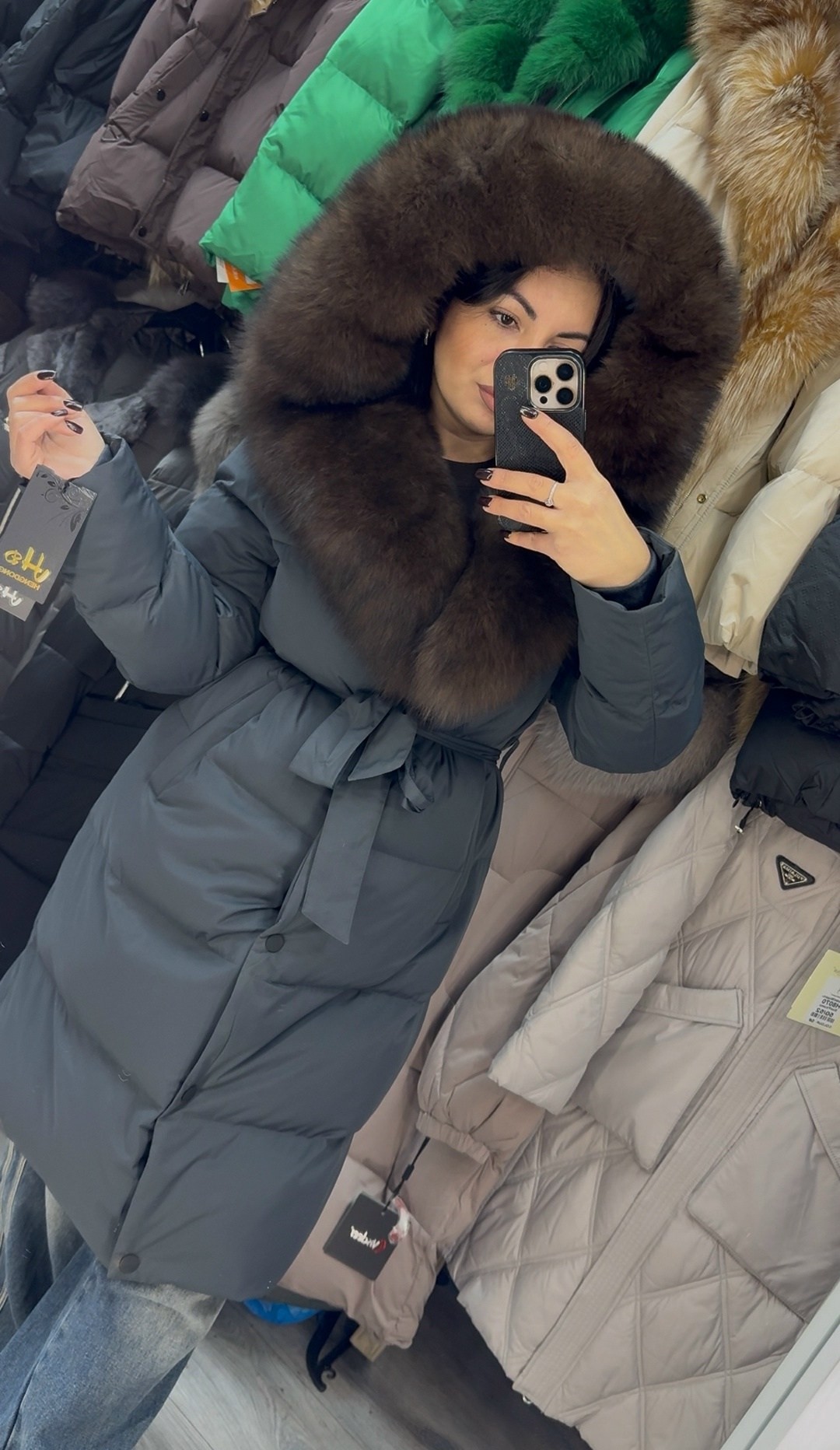 пуховики с мехом,пуховики с натуральным мехом,пуховик женский с натуральным мехом,пуховик зимний,зимние куртки
