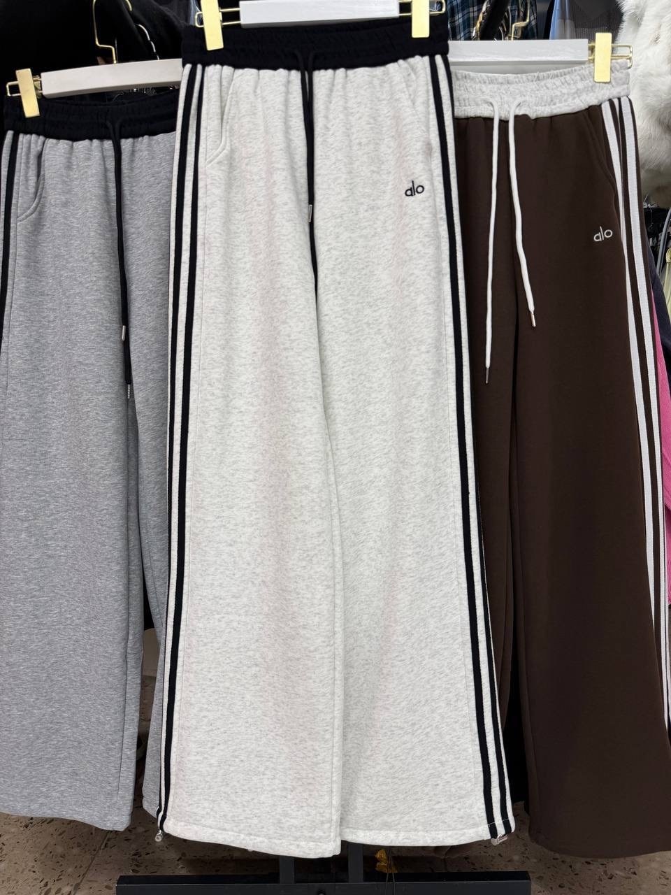 брюки оверсайз,спортивные широкие брюки,спортивные брюки,брюки свободные спортивные,штаны адидас широкие