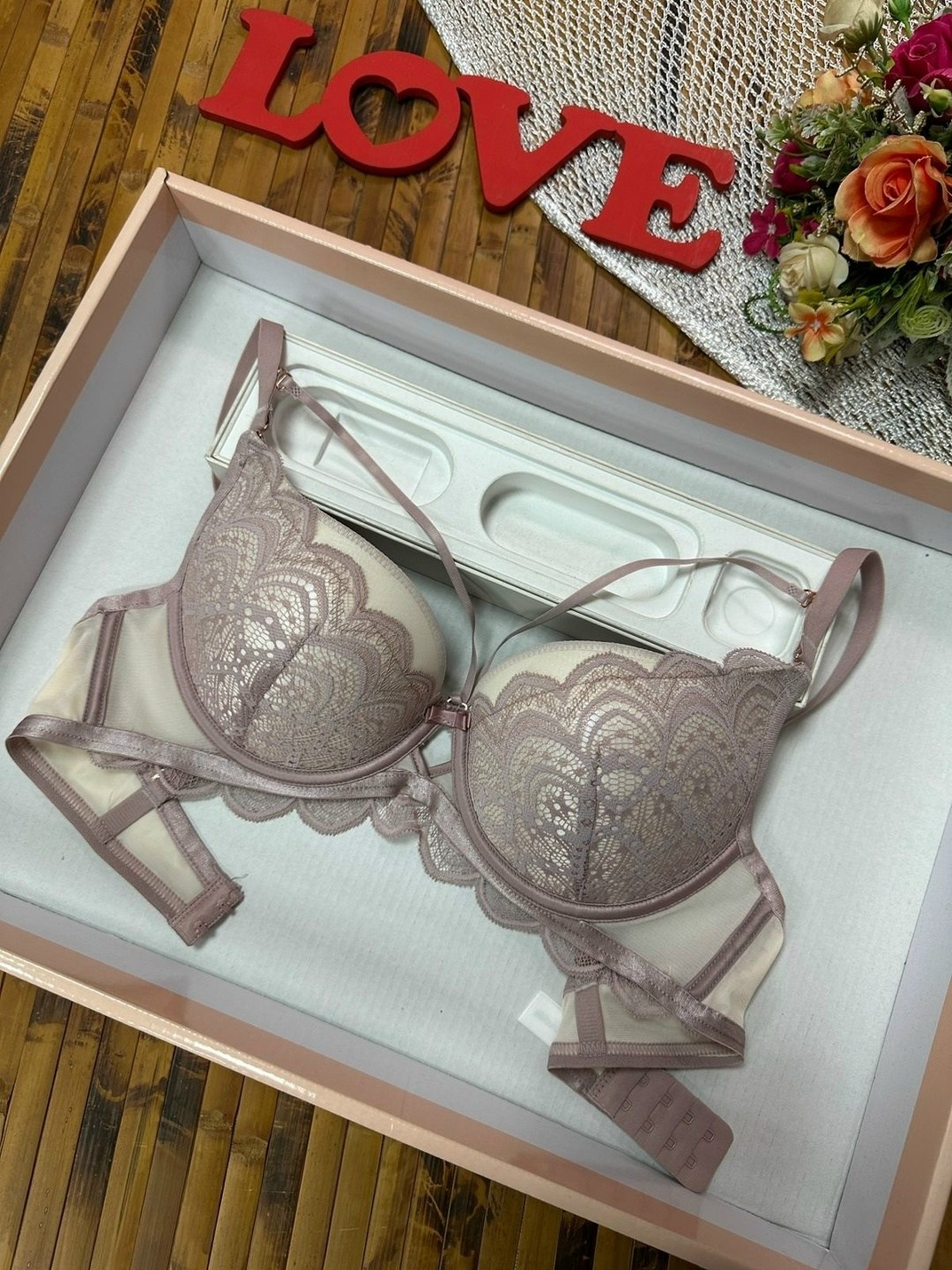 бюстгальтер,женская нижнее белье,бюстгальтер женское нижнее белье,нижнее белье бюстгальтер,женские бюстгальтеры