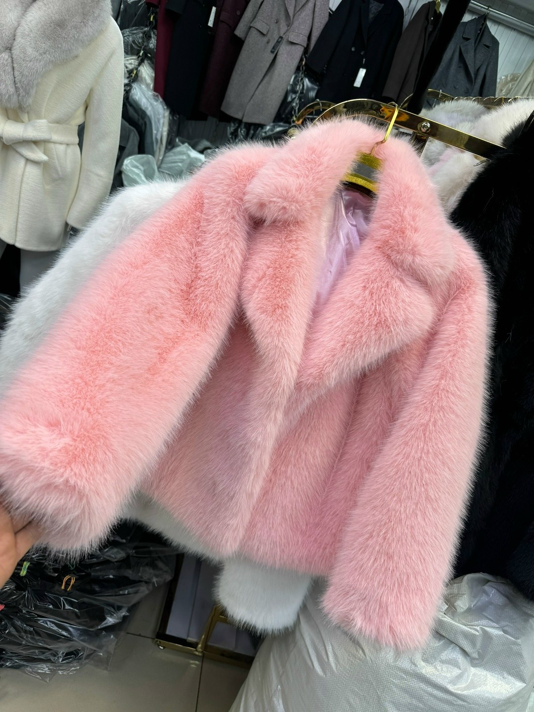 женская короткая шуба из искусственного меха,женская шуба из искусственного меха,пальто из искусственного меха,шуба женская,шуба из искусственного меха