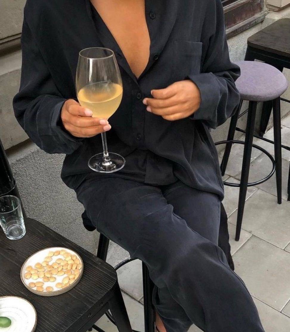 стильные костюмы,рубашка свободного кроя,блуза шифоновая,модные брючные костюмы 2025