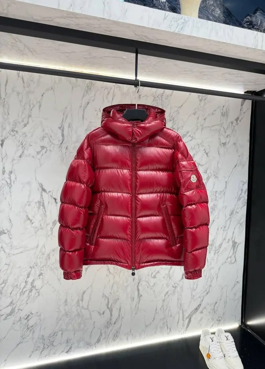 пуховик moncler,красный пуховик монклер мужской,монклер майа красный,пуховик moncler мужской,пуховик moncler женский