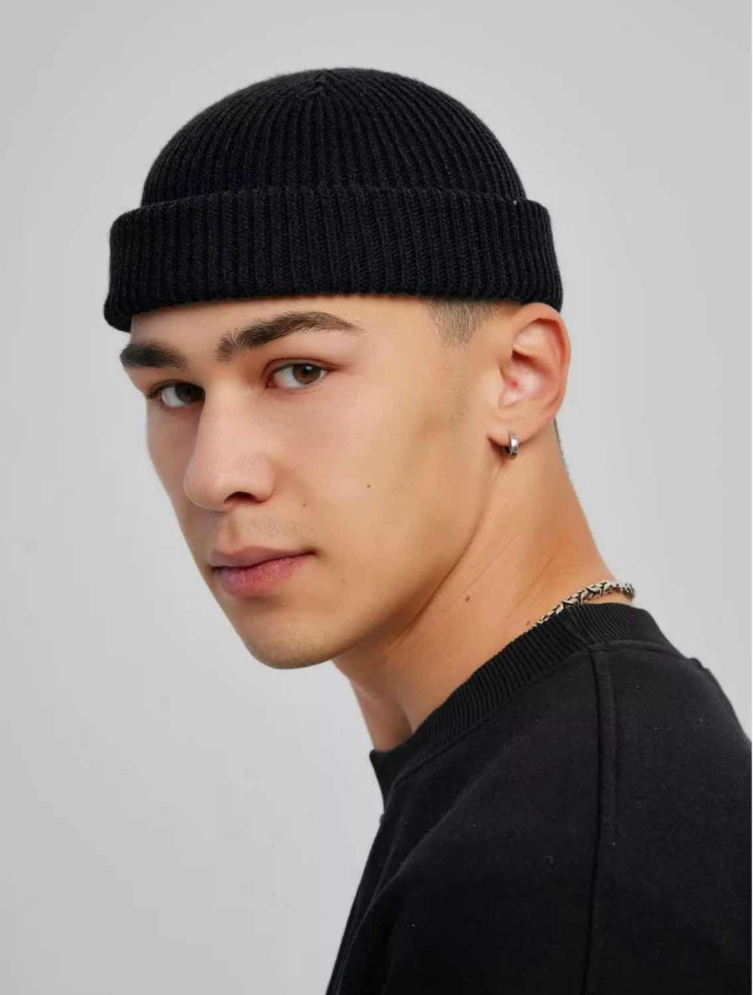 шапка черная,вязаная шапка,мужские вязаные шапки,шапка трикотажная,черная вязаная шапка