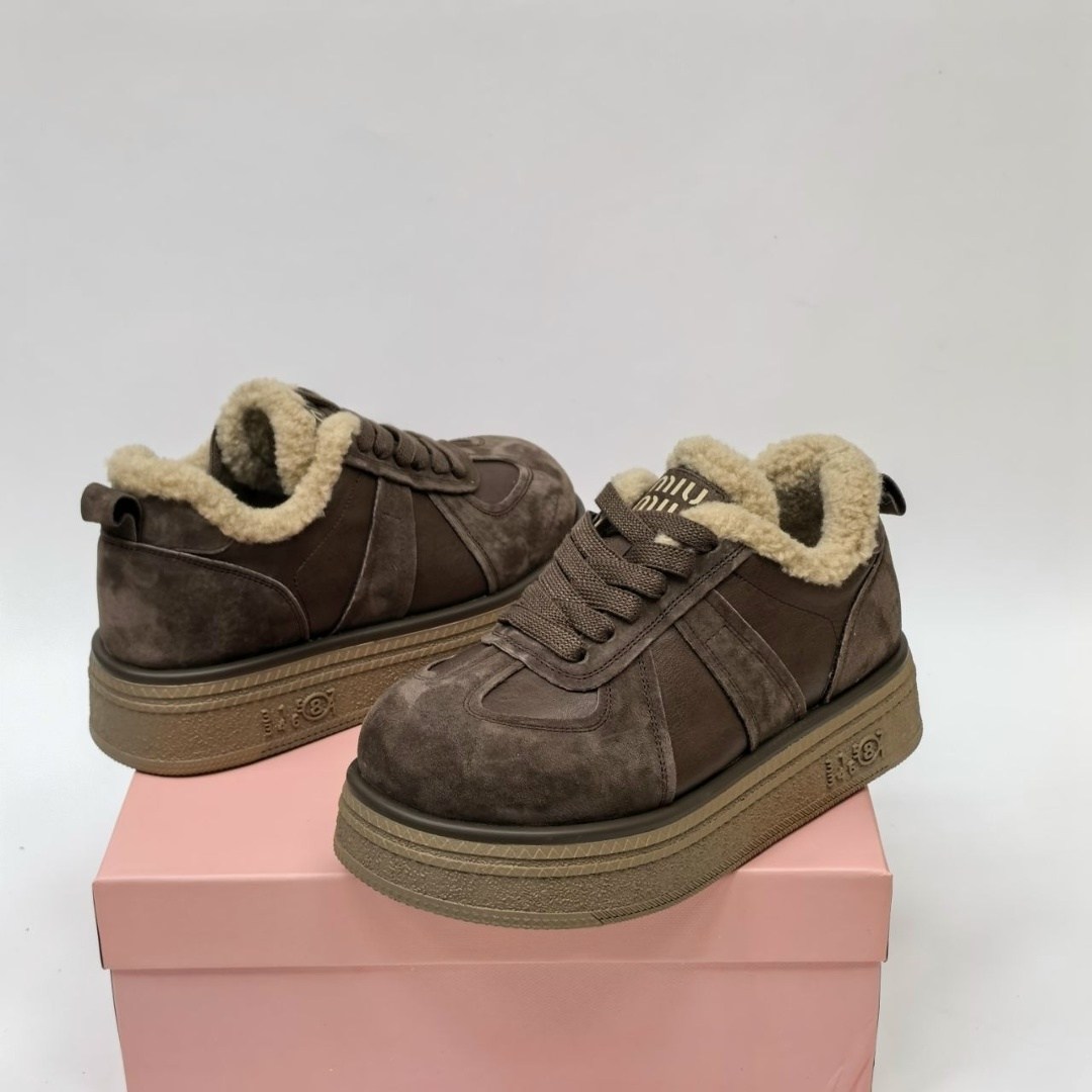 ,зимняя  женская,замшевые кроссовки,кроссовки женскиe,ботинки зимние женские с мехом