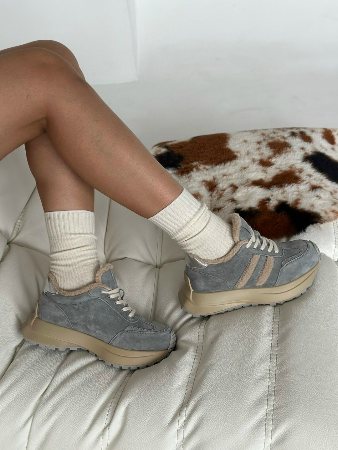 ,женские кроссовки,бежевые кроссовки,замшевые кроссовки,бежевые кроссовки женские