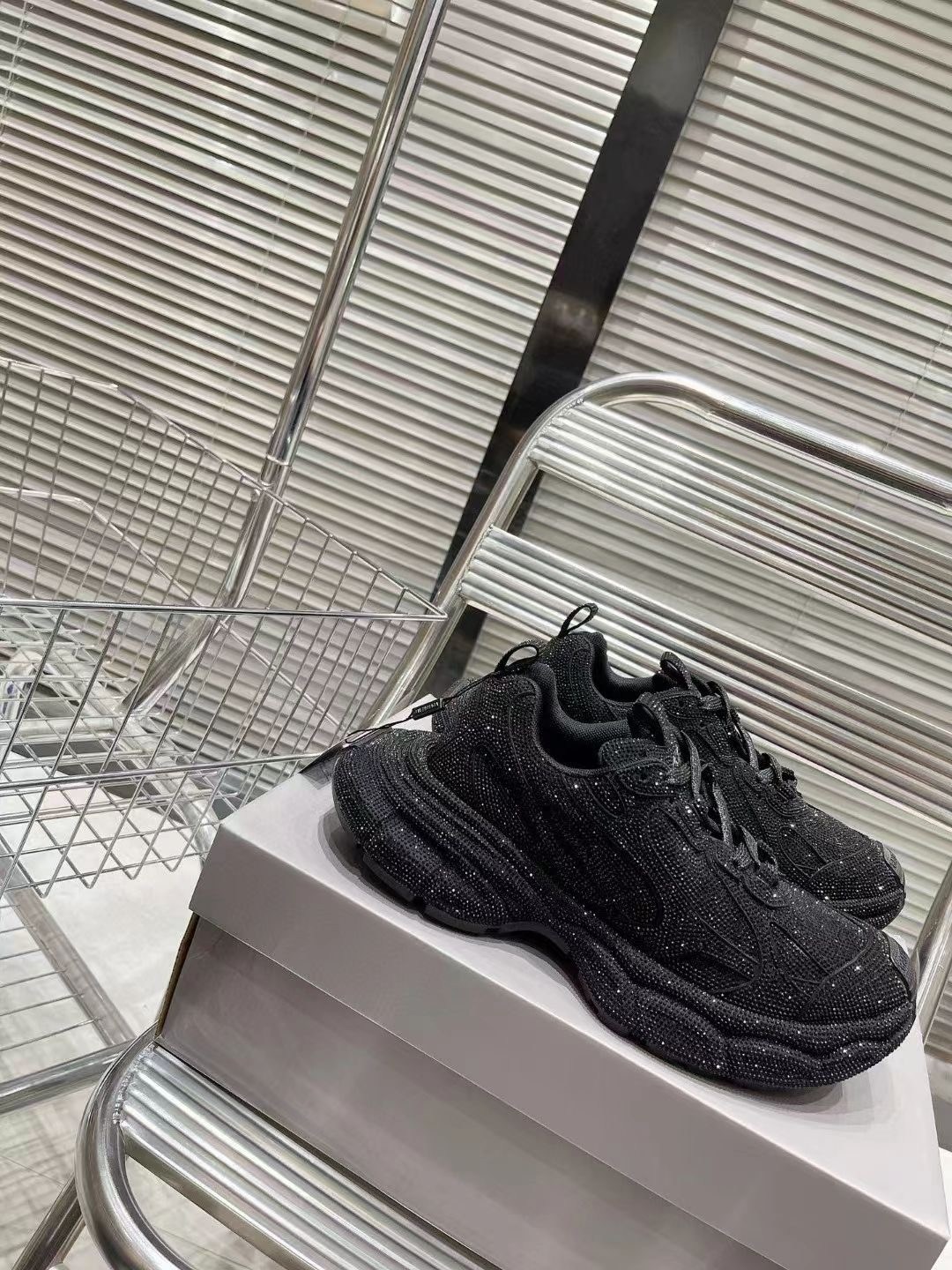 белые кроссовки balenciaga,кроссовки balenciaga 3 xl,кроссовки женские balenciaga,кроссовки balenciaga,кроссовки