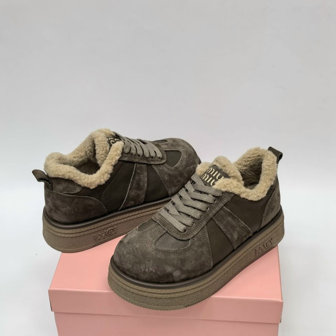 ,зимняя  женская,замшевые кроссовки,кроссовки женскиe,ботинки зимние женские с мехом