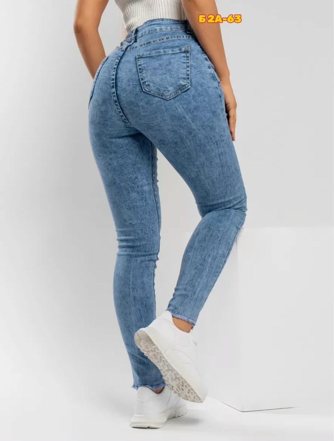 женские джинсы,голубые джинсы,джинсы модные,узкие джинсы,стильные джинсы