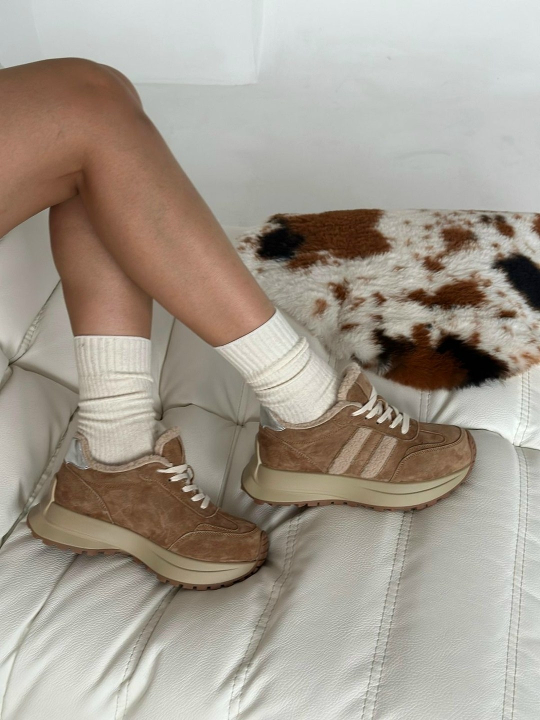 ,женские кроссовки,бежевые кроссовки,замшевые кроссовки,бежевые кроссовки женские