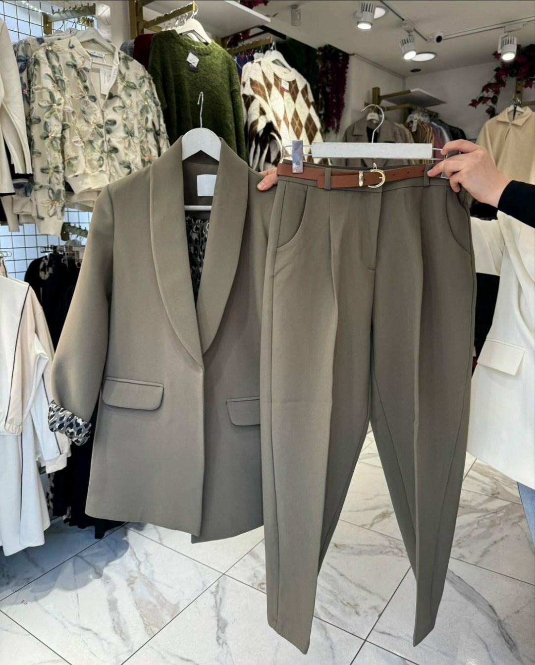 костюм брючный классический,костюмы брючный,стильные костюмы,костюм классика,женские брючные костюмы