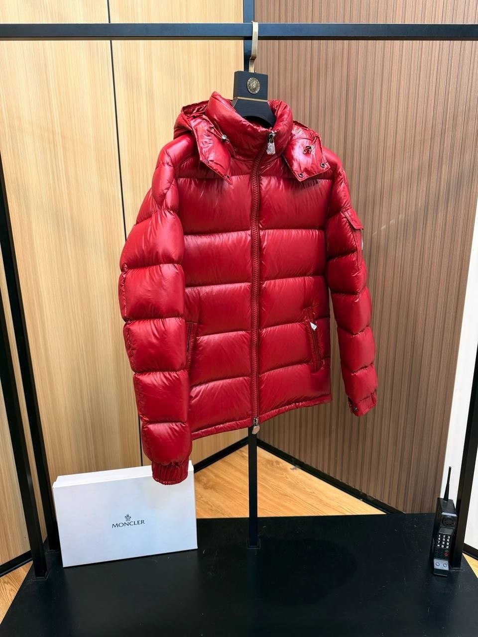 пуховик moncler,красный пуховик монклер мужской,монклер майа красный,пуховик moncler мужской,пуховик moncler женский