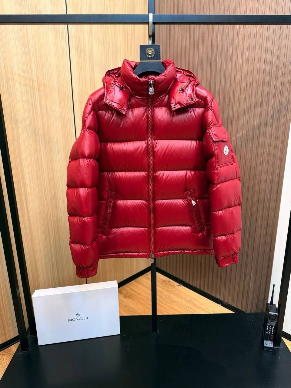 пуховик moncler,красный пуховик монклер мужской,монклер майа красный,пуховик moncler мужской,пуховик moncler женский