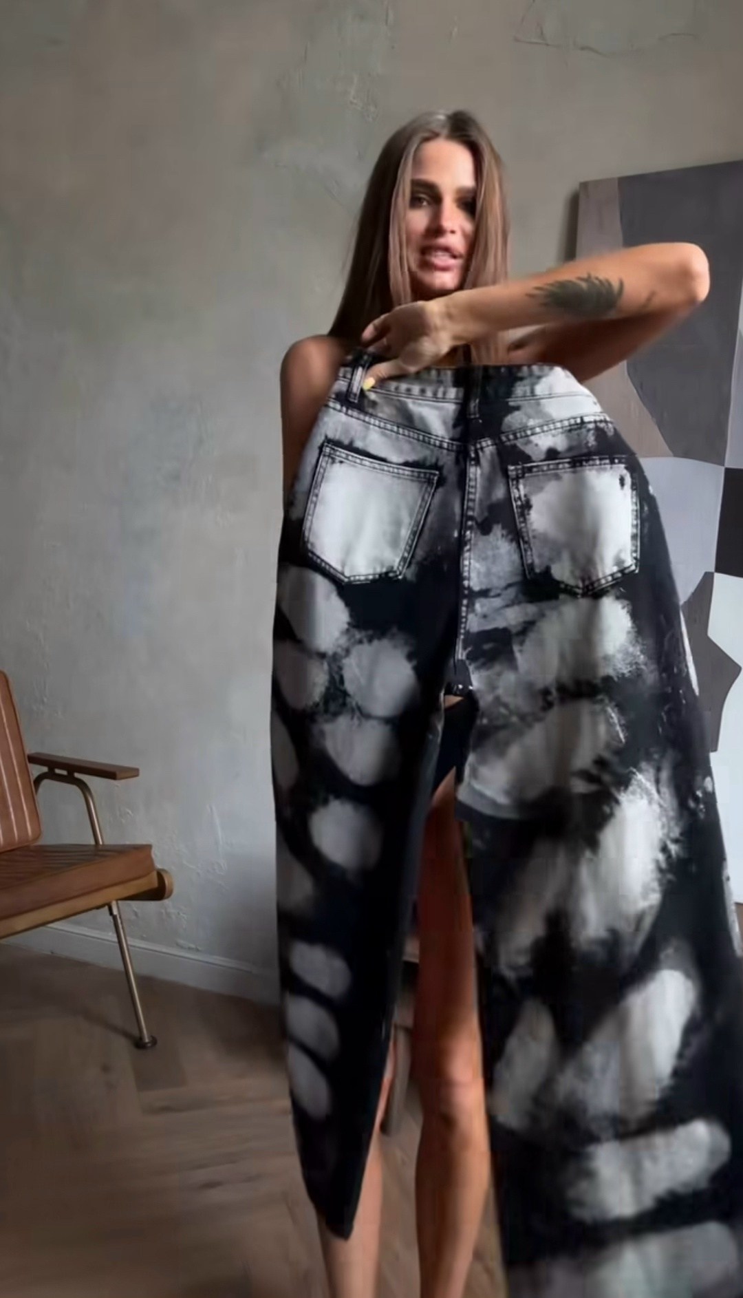 джинсы стильные,джинсы с принтом,джинсы модные,брюки модные,джинсы с широкими штанинами