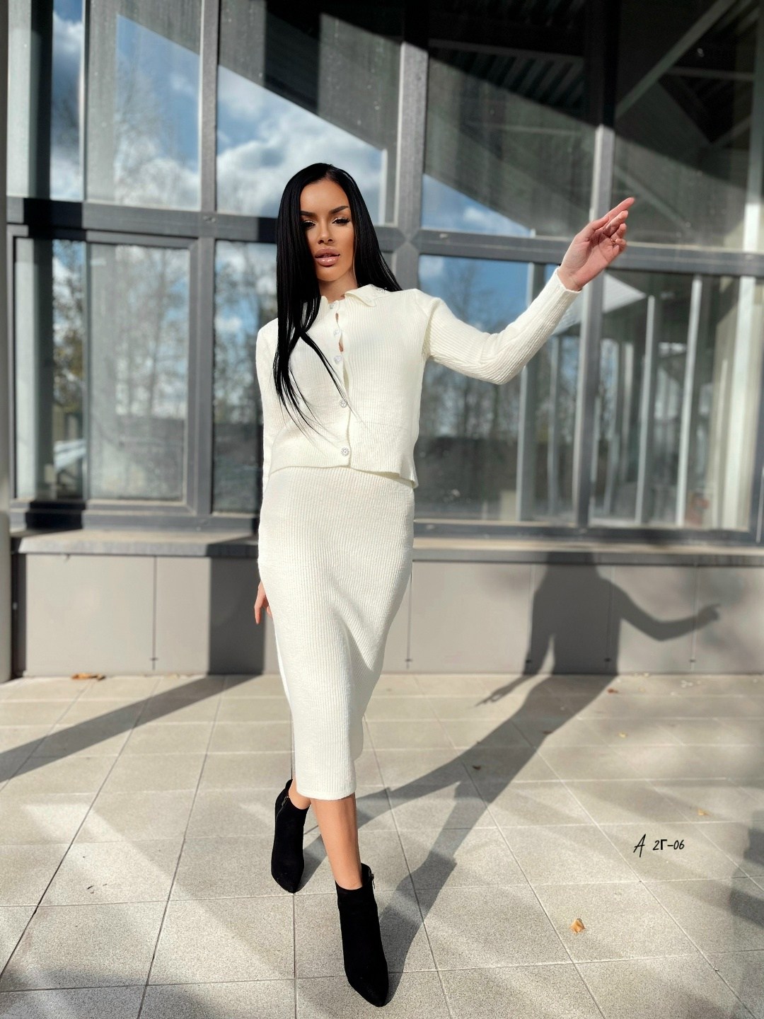 женский костюм двойка,костюм двойка с юбкой,трикотажные костюмы,белый костюм с юбкой,женские костюмы
