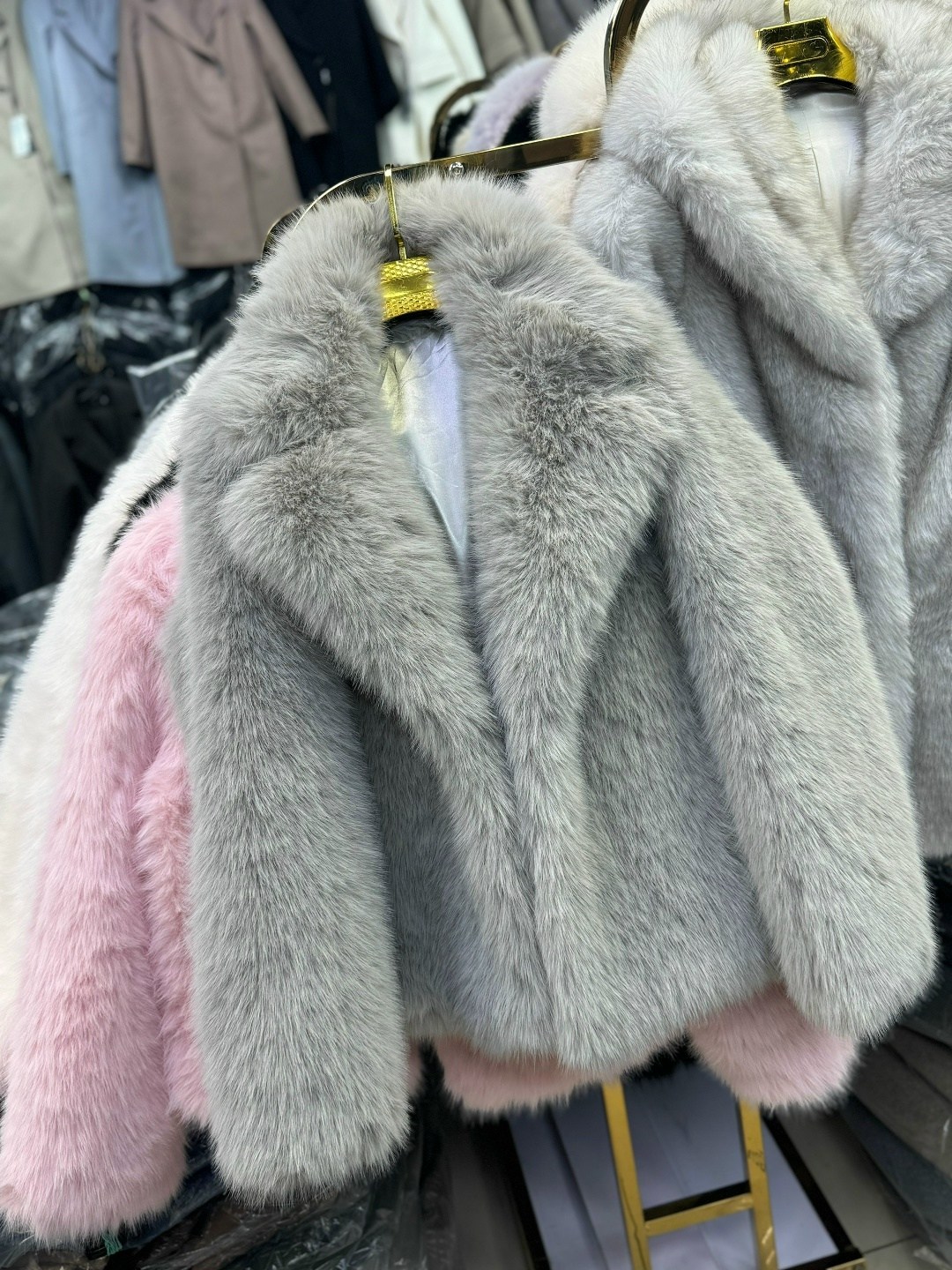 женская короткая шуба из искусственного меха,женская шуба из искусственного меха,пальто из искусственного меха,шуба женская,шуба из искусственного меха