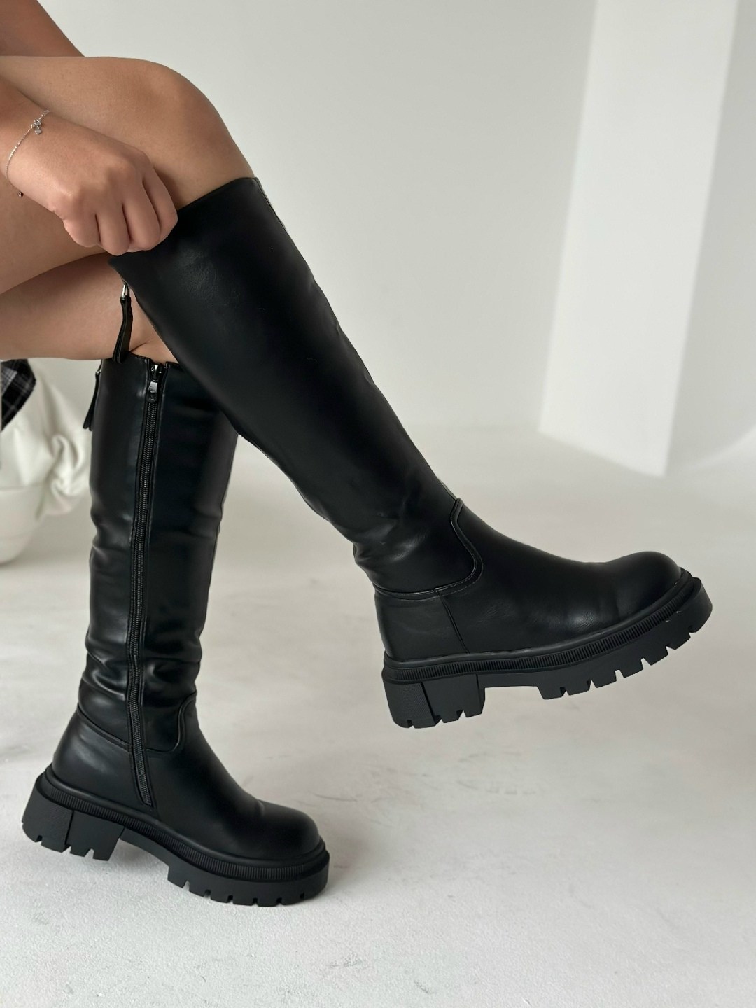 женские сапоги,,женские зимние сапоги,сапоги демисезонные,стильные сапоги