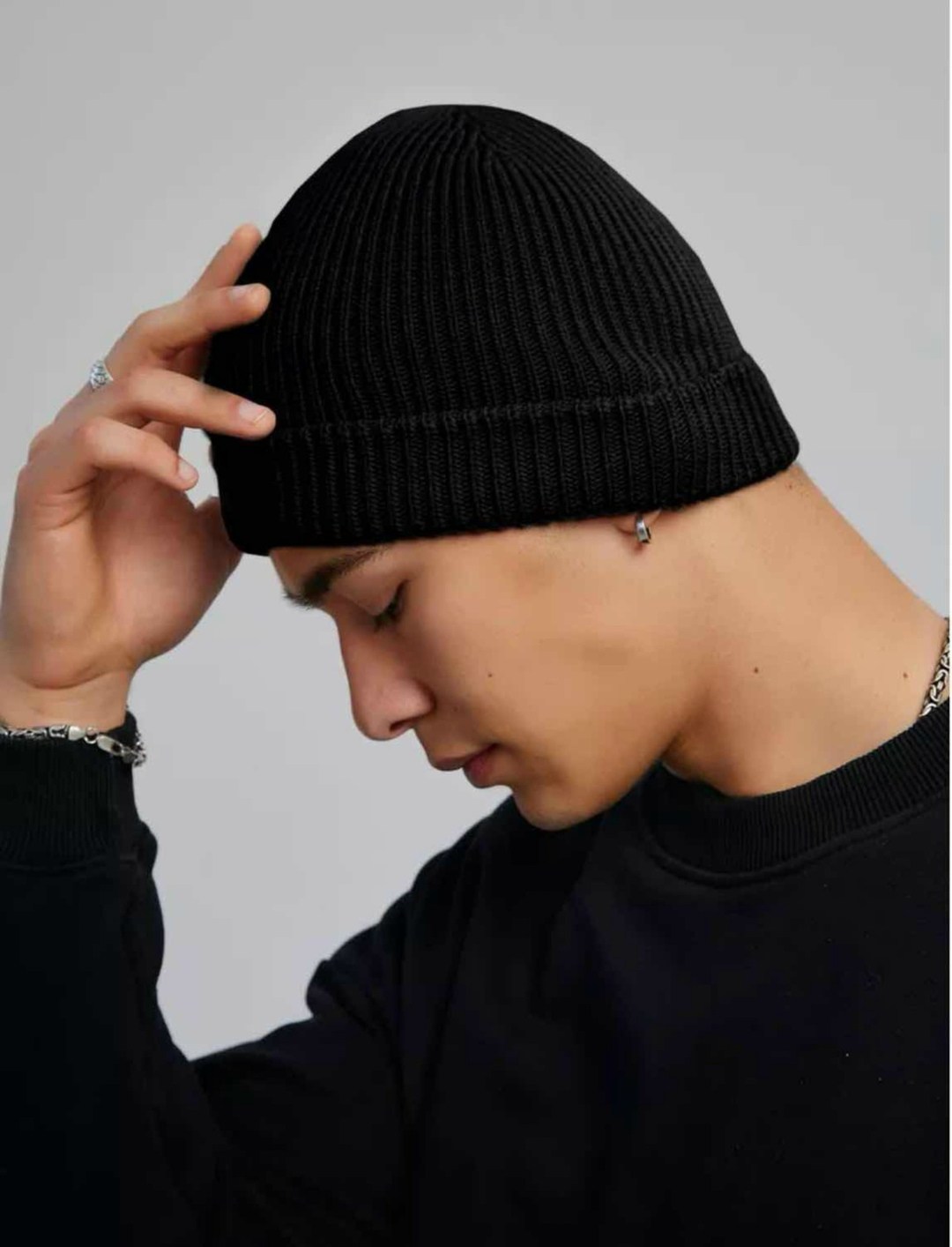 шапка черная,вязаная шапка,мужские вязаные шапки,шапка трикотажная,черная вязаная шапка