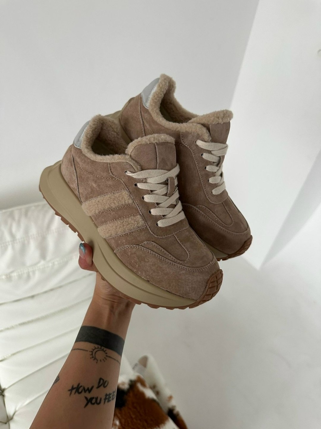 ,женские кроссовки,бежевые кроссовки,замшевые кроссовки,бежевые кроссовки женские