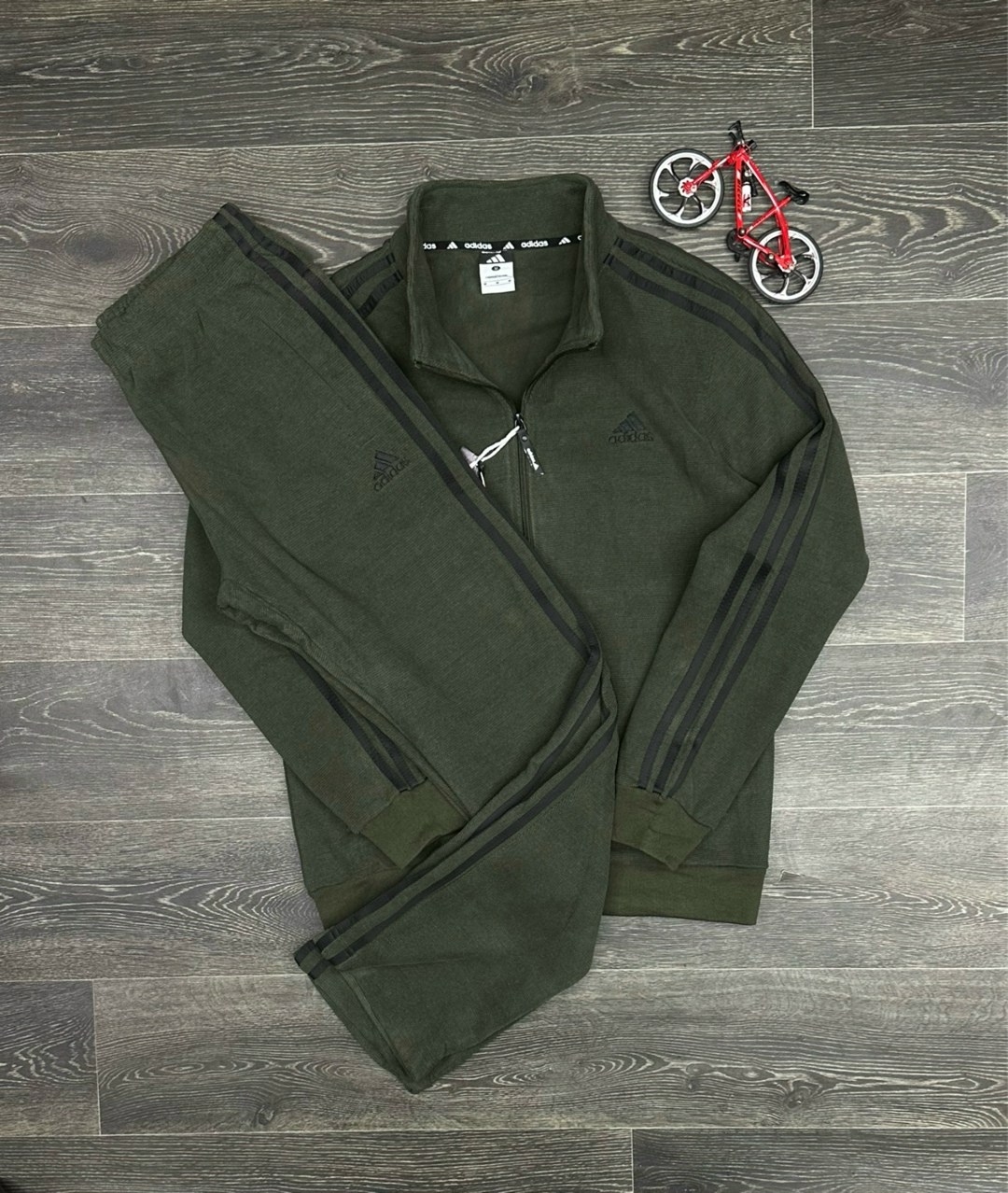 спортивный костюм adidas,спортивный костюм адидас бело черный,мужской спортивный костюм adidas,спортивные костюмы адидас,теплый костюм адидас мужской