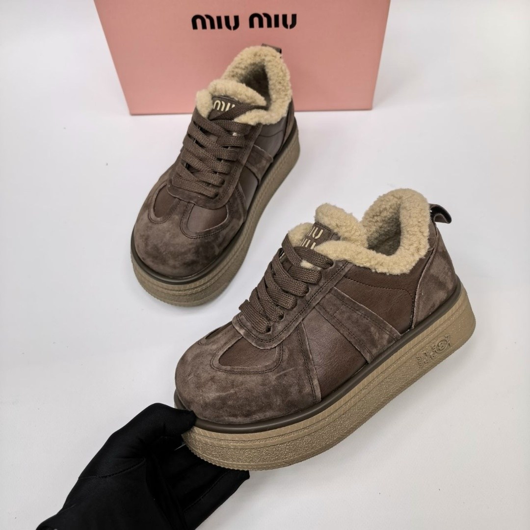 ,зимняя  женская,замшевые кроссовки,кроссовки женскиe,ботинки зимние женские с мехом