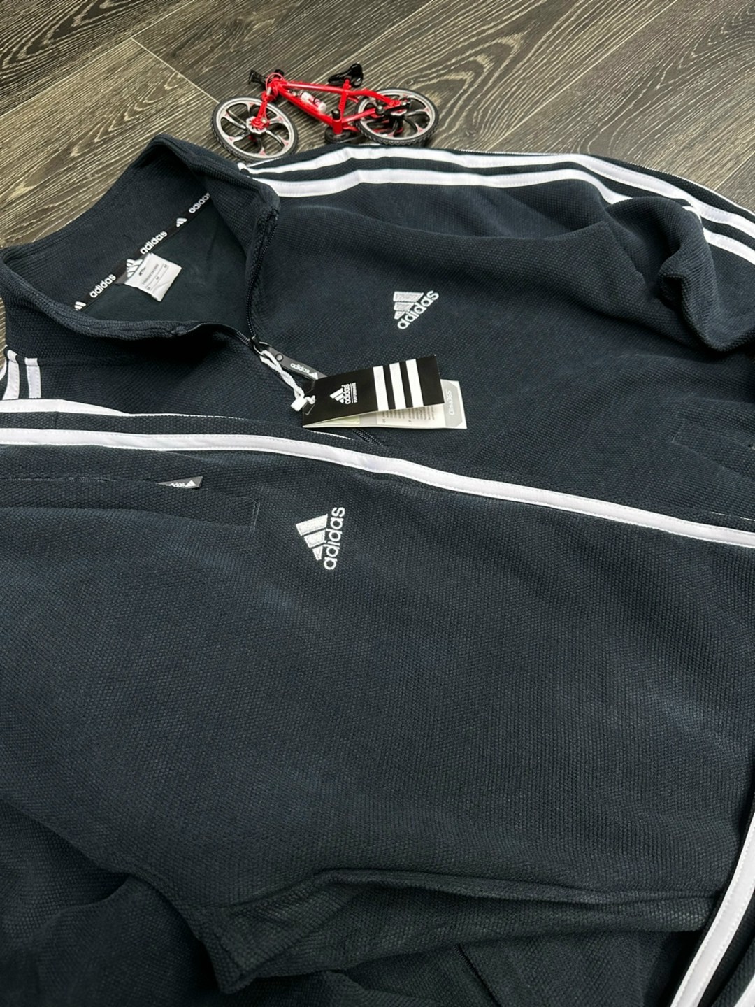 спортивный костюм adidas,спортивный костюм адидас бело черный,мужской спортивный костюм adidas,спортивные костюмы адидас,теплый костюм адидас мужской