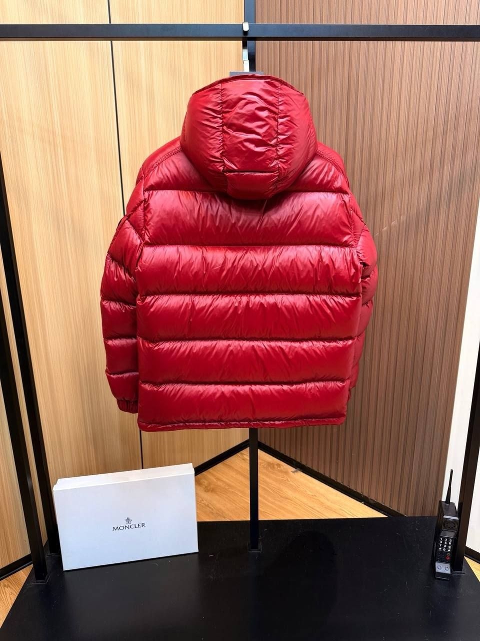 пуховик moncler,красный пуховик монклер мужской,монклер майа красный,пуховик moncler мужской,пуховик moncler женский